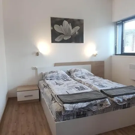 Two Bedroom Close To Gondola Apartmán