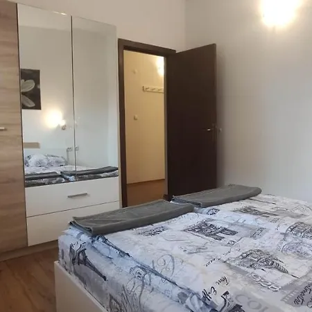 Two Bedroom Close To Gondola Apartmán *