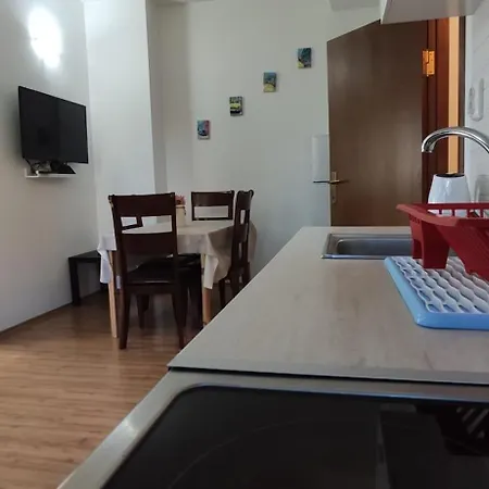 Two Bedroom Close To Gondola Apartmán